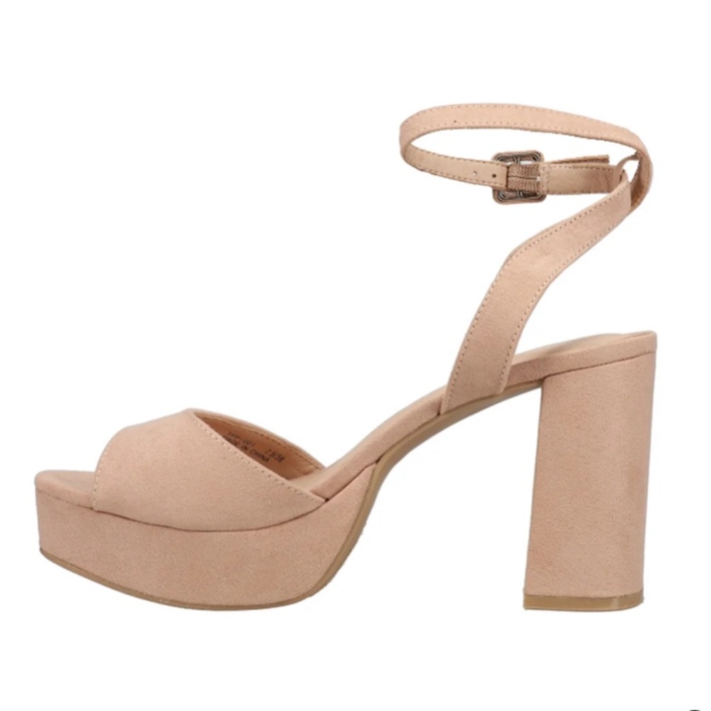 ⭐️ Chinese Laundry platform sandals ⭐️